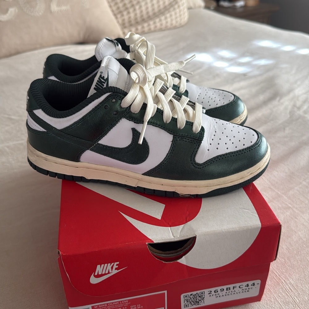 Vintage green dunks